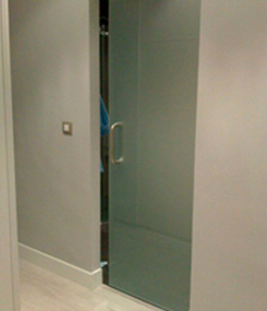 Carpintería de Aluminio PVC y Cristalería Peña puerta de aluminio